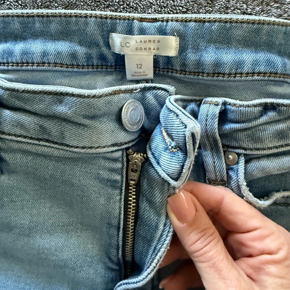 LC Lauren Conrad Light Blue Flare Jeans - Picture 4 of 5